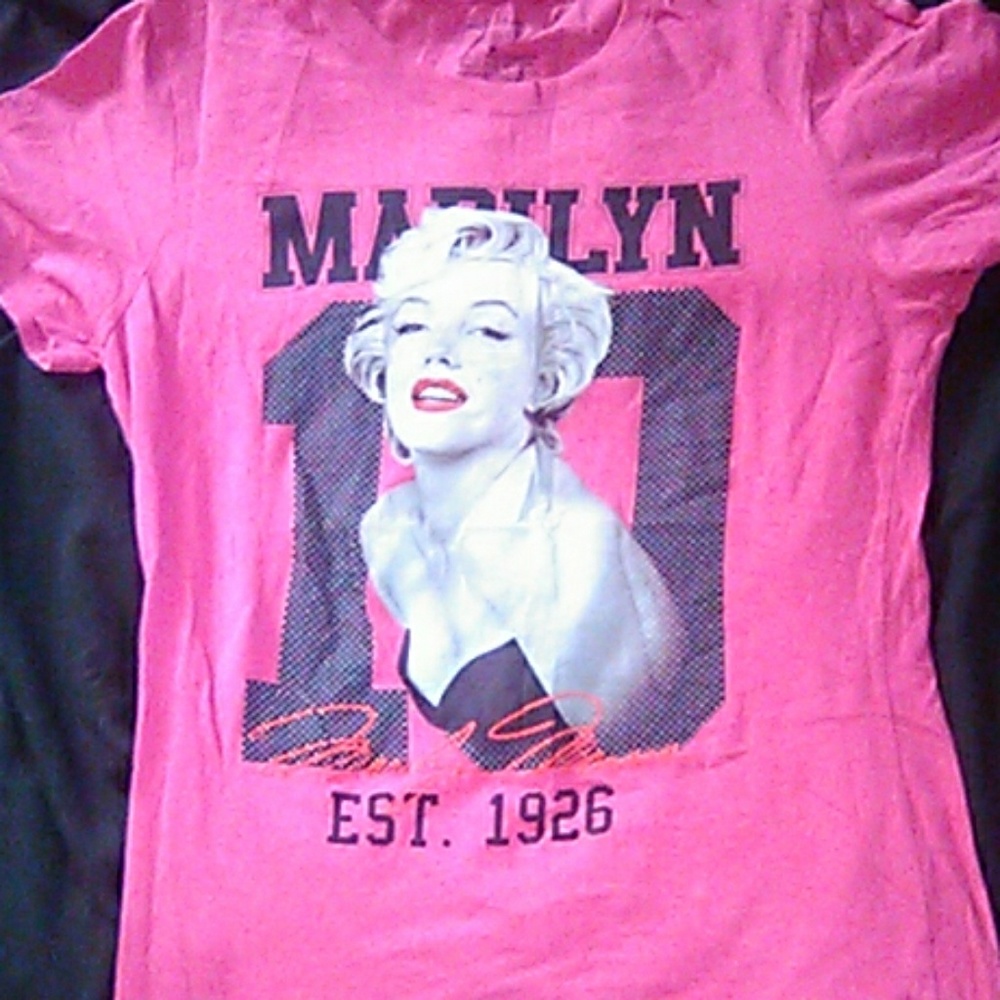 Marilyn monroe shirt 😍